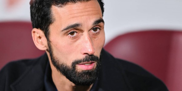 皇家马德里的未来之路：从杯赛失利到联赛与欧冠的双重希望