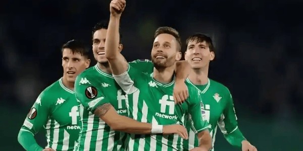 西甲焦点战：巴列卡诺VS埃尔切，保级与反弹的双重博弈