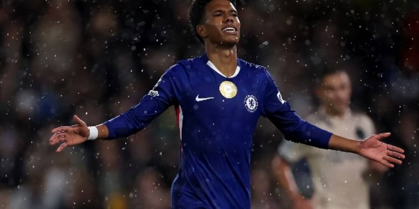 切尔西2.82亿豪阵轮换显成效，埃斯特旺闪耀欧冠